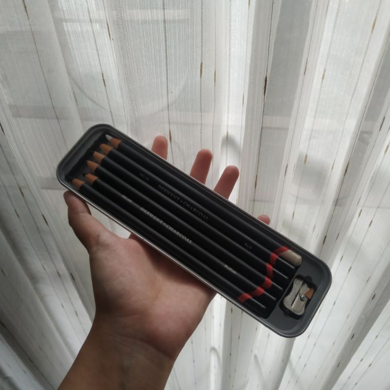 

Preloved Derwent Charcoal Pencil Isi 6