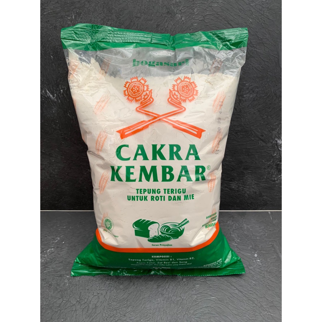 

Bogasari Tepung Terigu Cakra Kembar 1 Kg - Tepung Protein Tinggi
