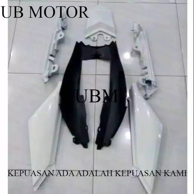 Body belakang Yamaha Vixion NVL/NVA - warna putih