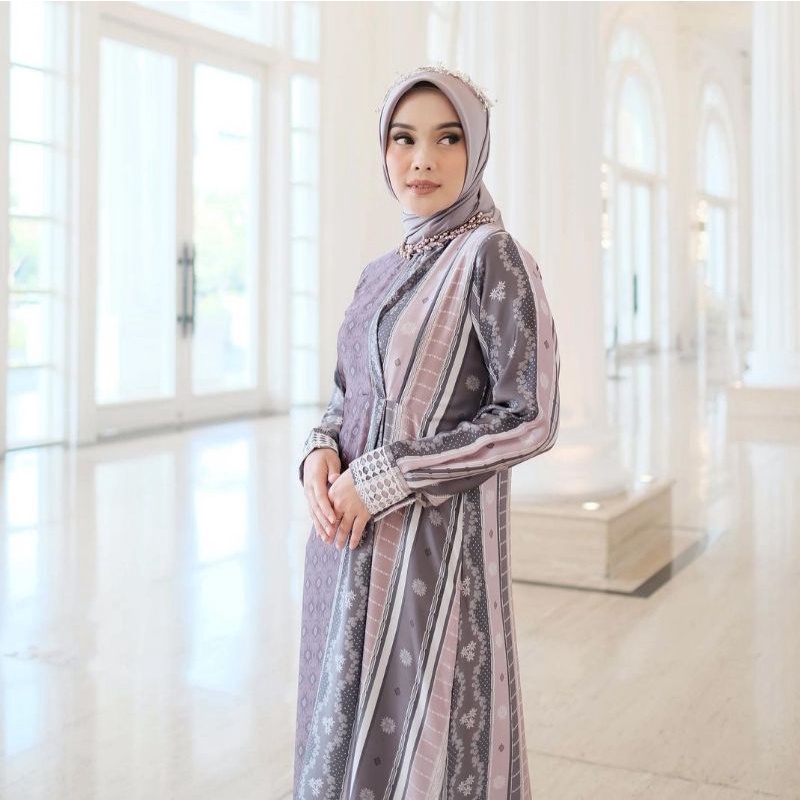 Edelweis dress vanilla hijab