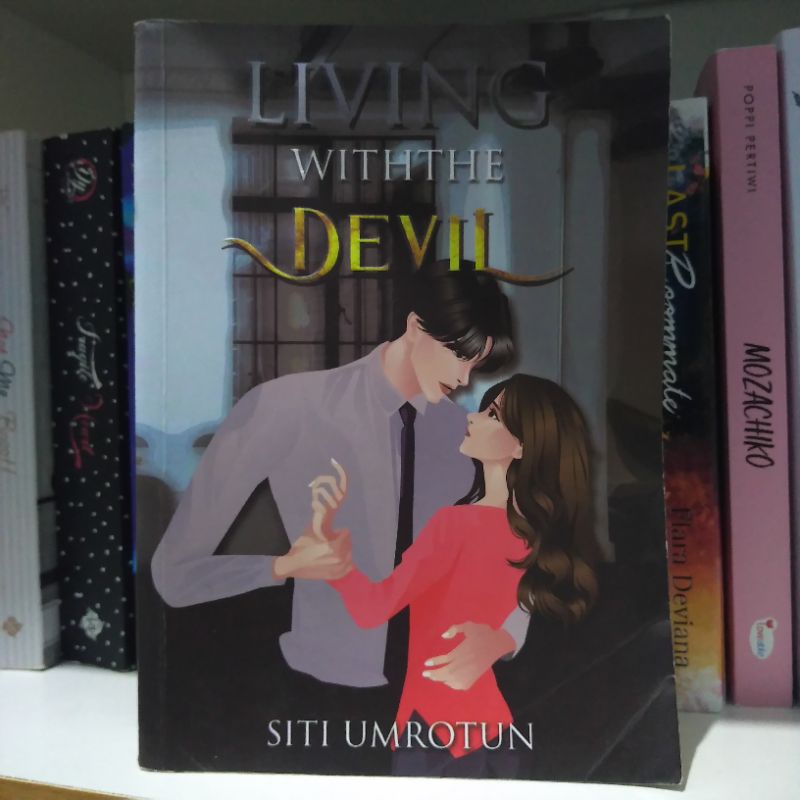 Novel Preloved LIVING WITH THE DEVIL / Novel SITI UMROTUN