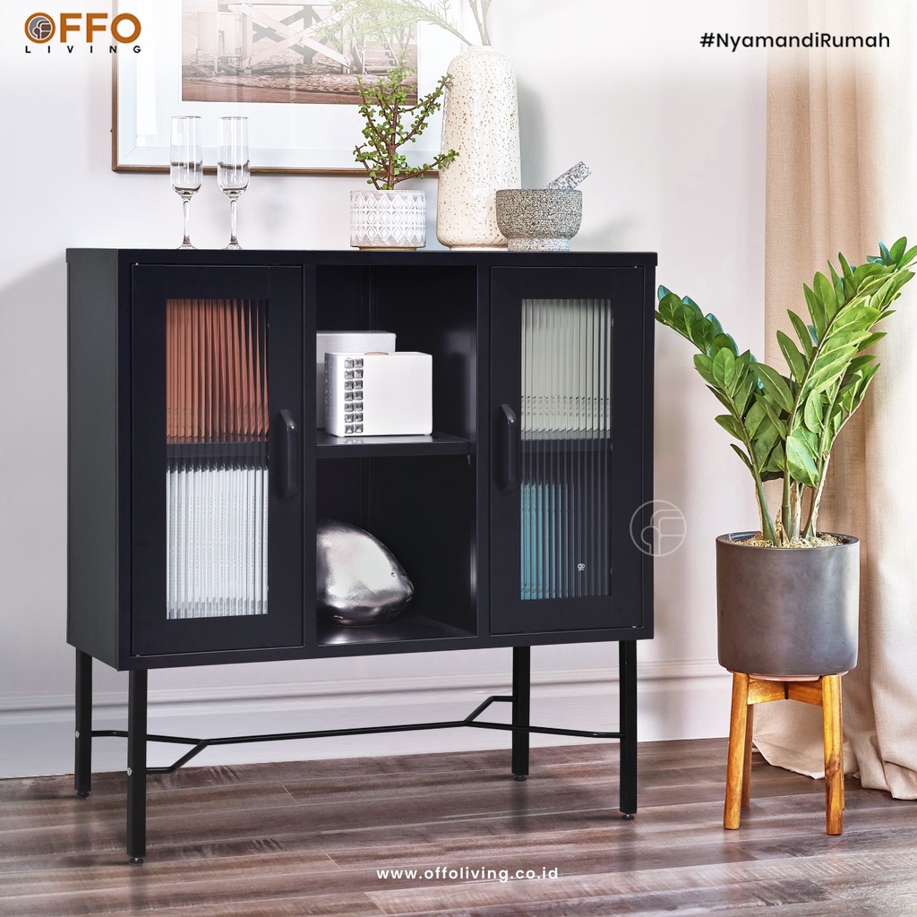 

Lemari Besi Dengan Pintu kaca