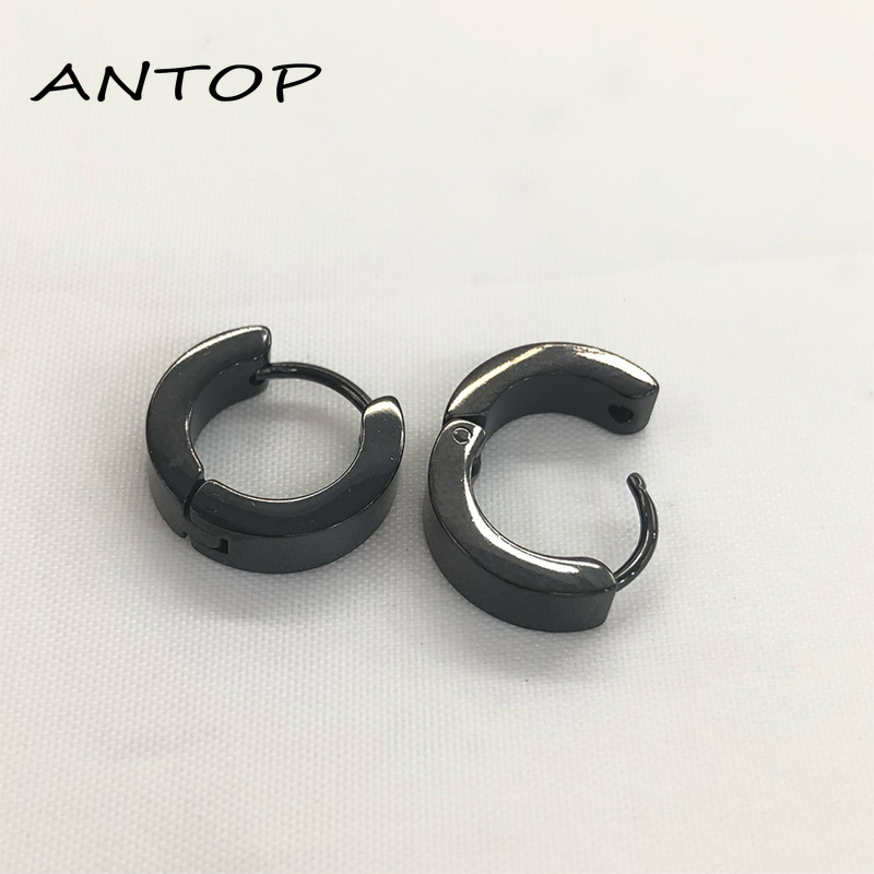 1 Pasang Anting Stud Bahan Stainless Steel Warna Hitam Gaya Korea Hip-Hop Gothic Punk Untuk Pria Dan Wanita