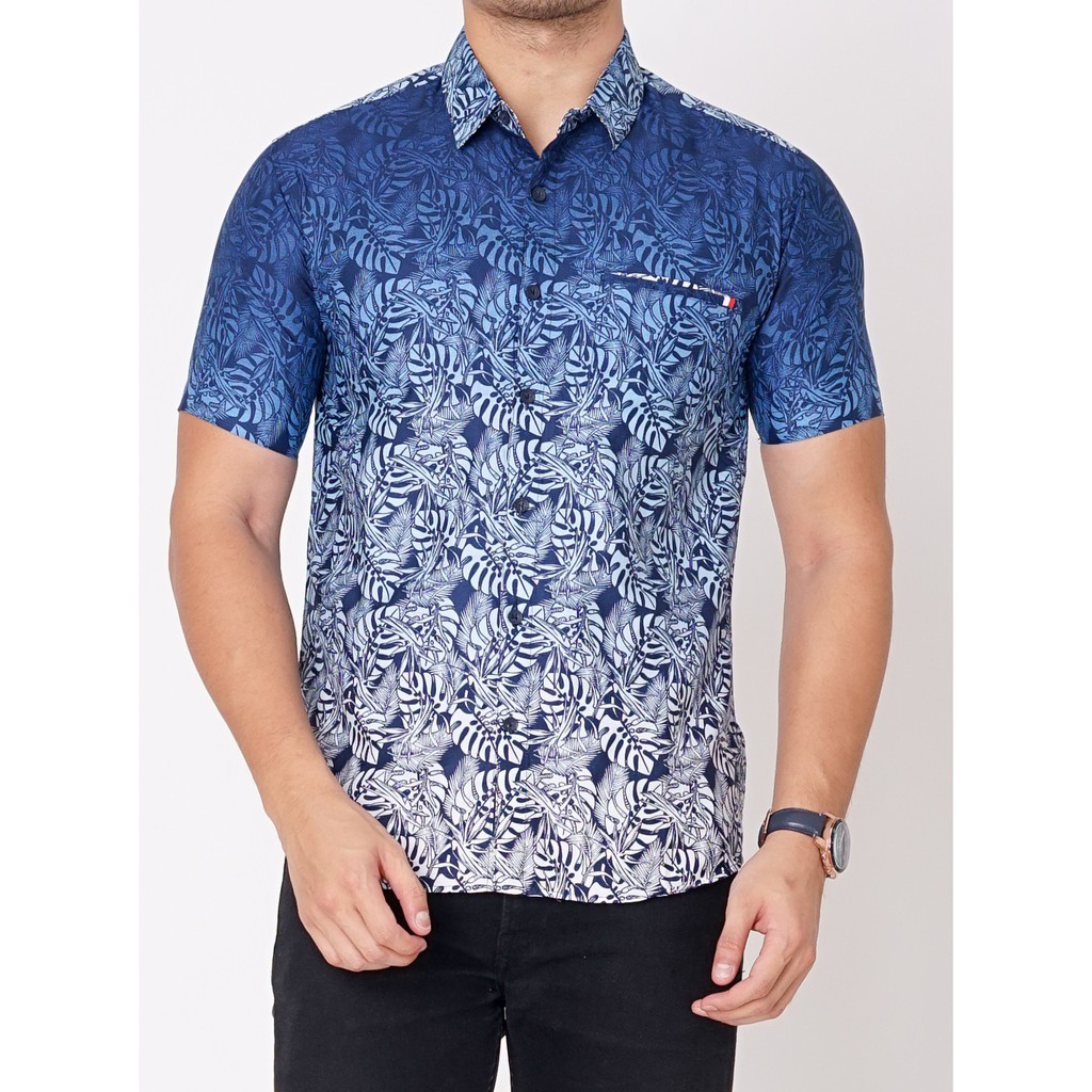

Dancus - Kemeja Pria Motif Print Tangan Pendek Pria Merk Dancus (1912.739.2)