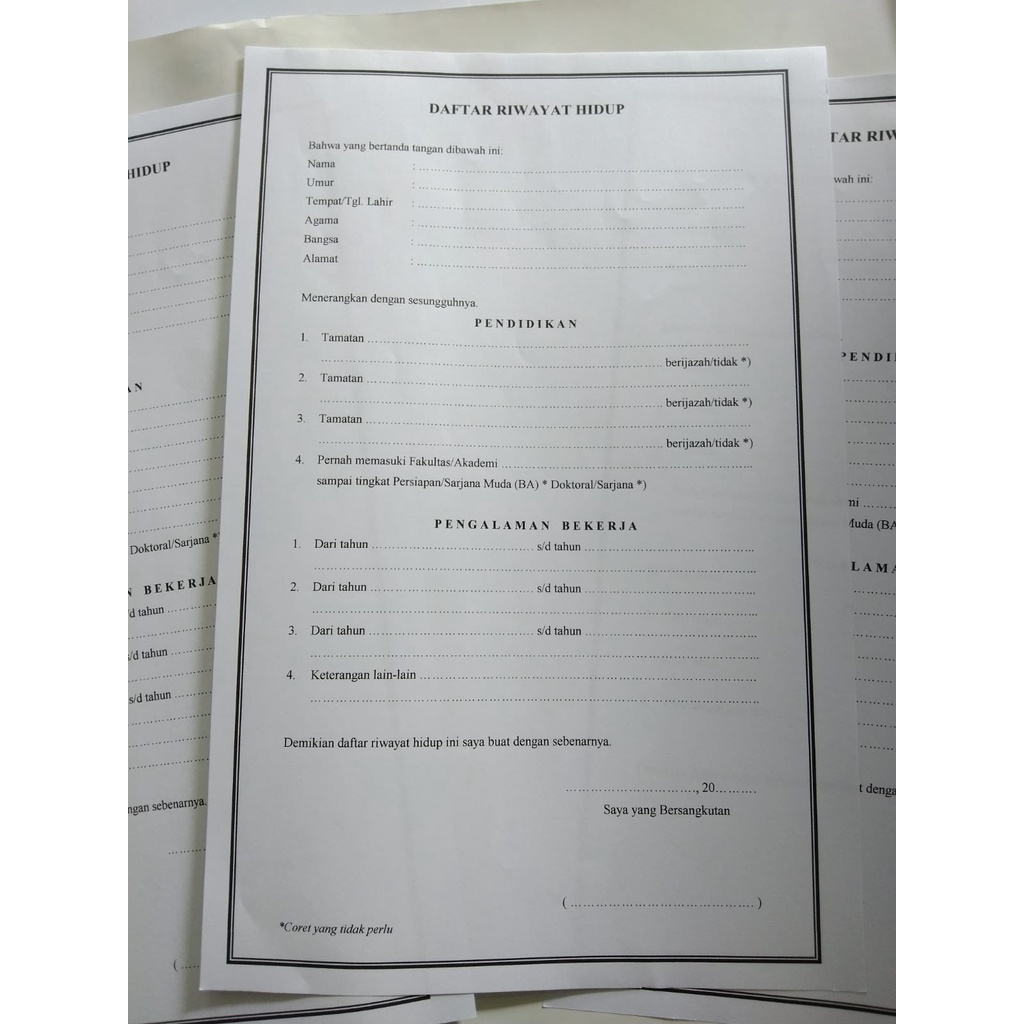 

Kertas Daftar Riwayat Hidup/CV