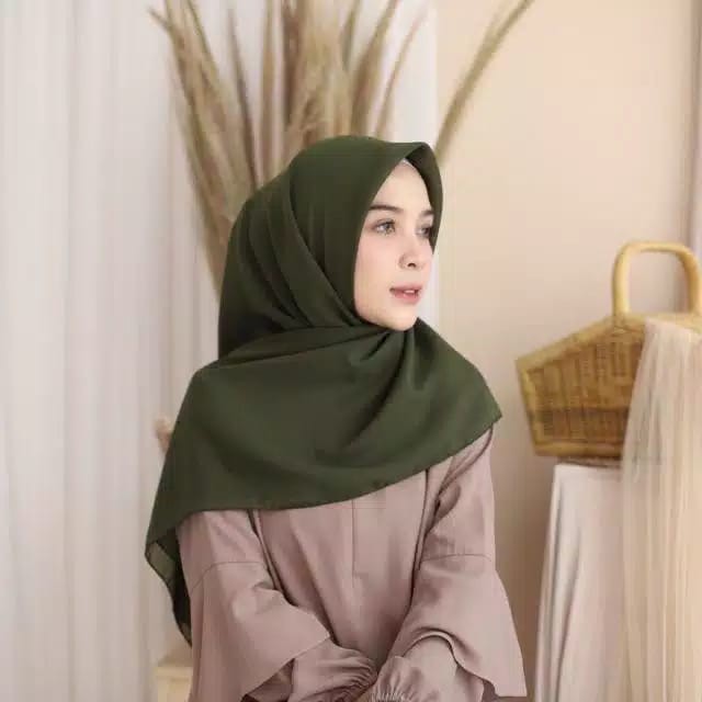 DS/BELLA SQUARE/HIJAB SEGIEMPAT/ POLYCOTTON PREMIUM/MURAH-ARMY