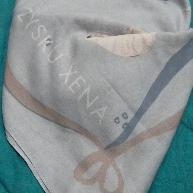 Preloved zysku xena scarf