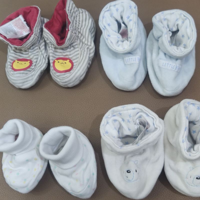Sepatu Bayi Mothercare Preloved dan topi bayi/face shield baby preloved (bundle) (4 psg kaos kaki n 