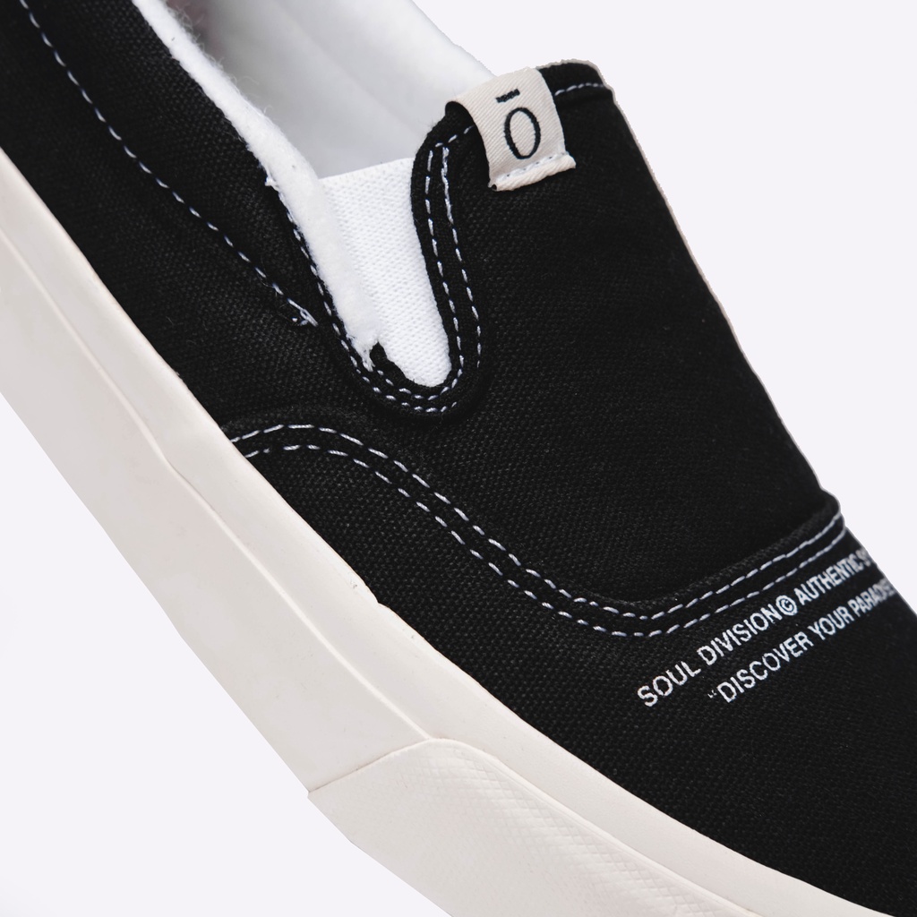 Sepatu Noosa Liberta Slip On Classic Black / White