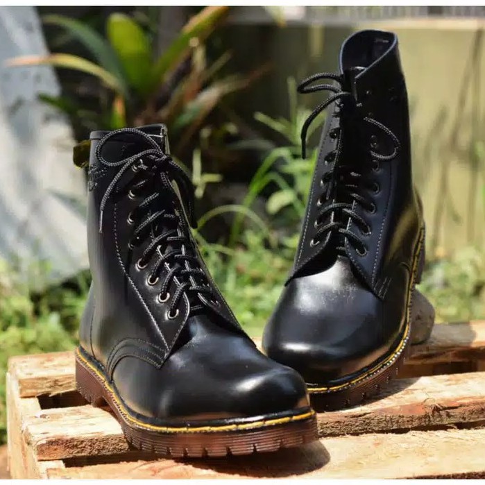 Sepatu Boots Docmart Martins TINGGI  Spatu DM Pria Wanita Kulit Sintetis paling MURAH BERKUALITAS