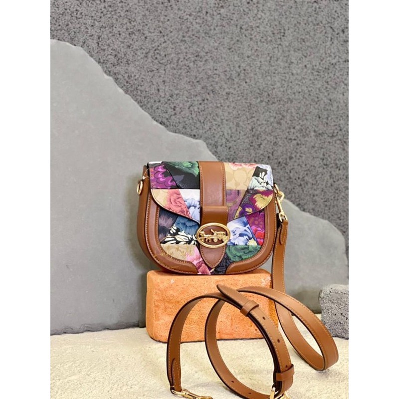 tas wanita coach original / coach georgie saddle kaffe patchwork khaki/pink multi