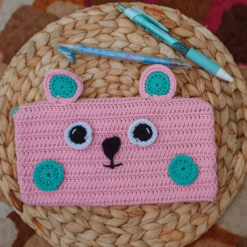 

kotak pensil pencil case rajut crochet