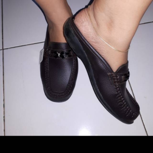 Rionella slip on coklat tua