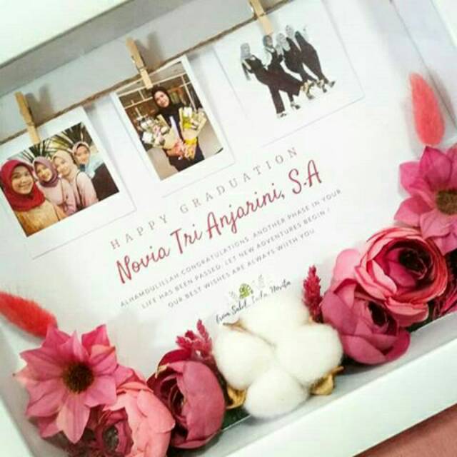 Flowers in frame bunga kado hadiah wisuda ultah wedding valentine