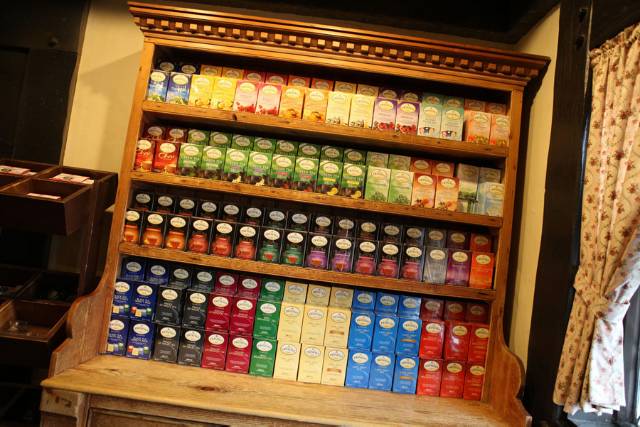 TWININGS OF LONDON TEA IN A TEA BAG PART 1/2