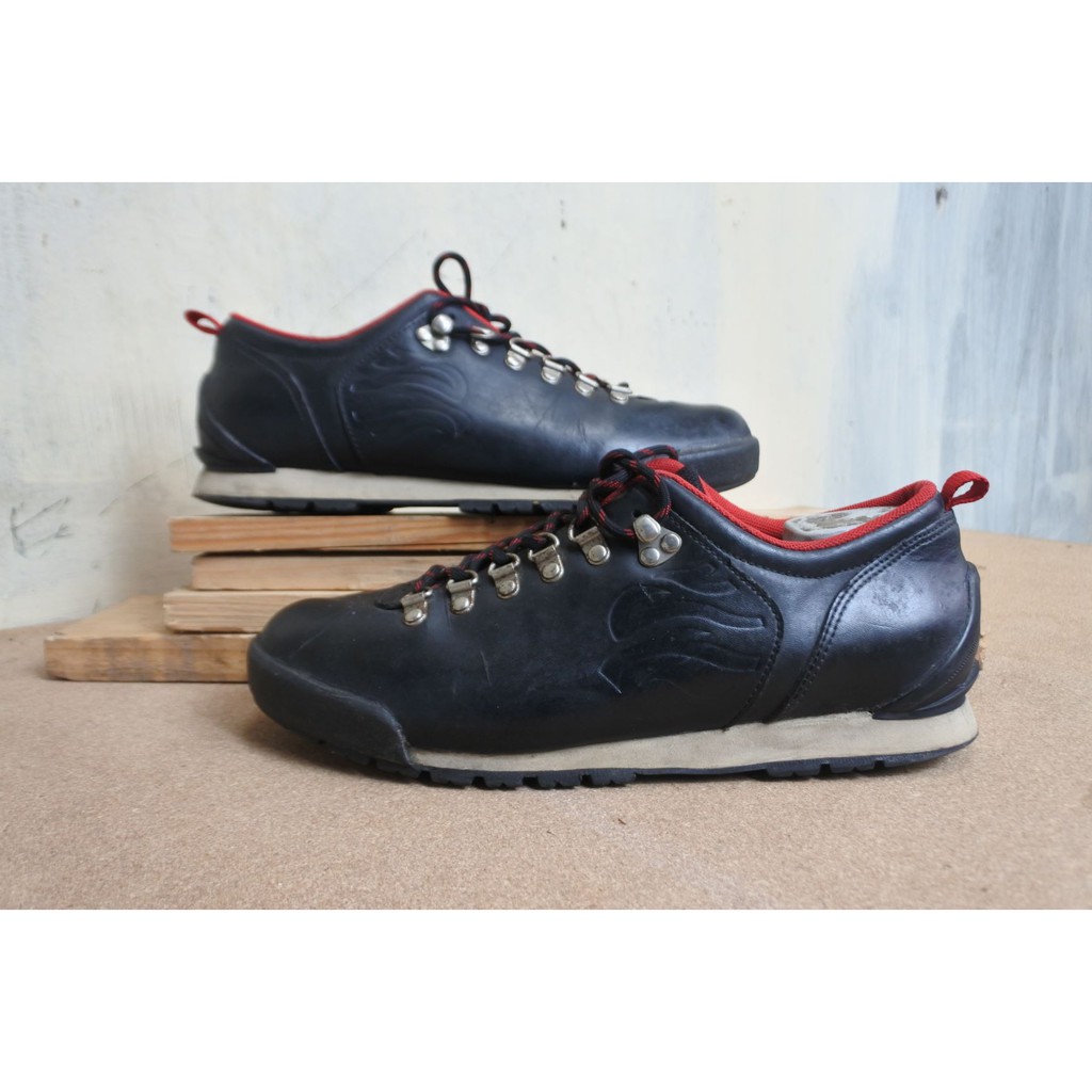 Sepatu Gunung Second Kantukan size 42