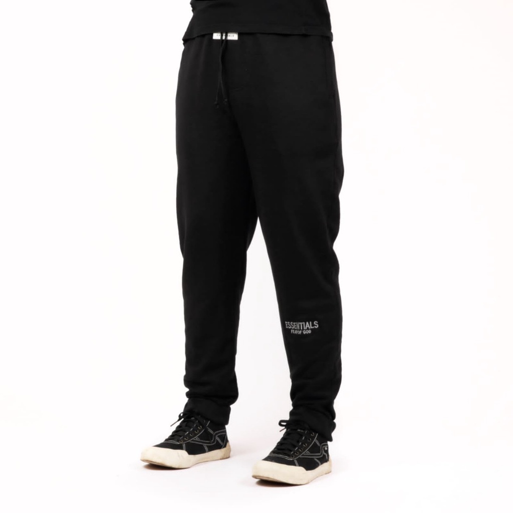 ESSENTIALS SWEATPANTS JOGGER FEAR OF GOD ESSENTIALS CELANA PANJANG PRIA WANITA TRAINING UNISAX FOG AUTHENTIC MIRROR