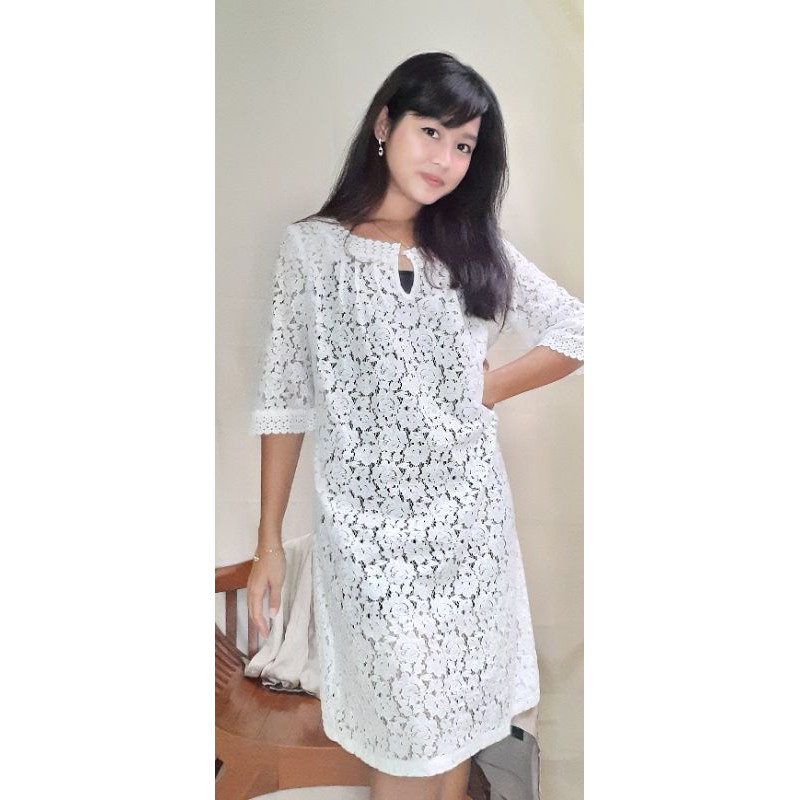 Dress Nicole - Dress Putih Brokat Wanita Nicole - Fashion Elegan Sisa Ekspor
