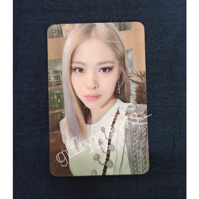 Itzy Ryujin photocard withfans