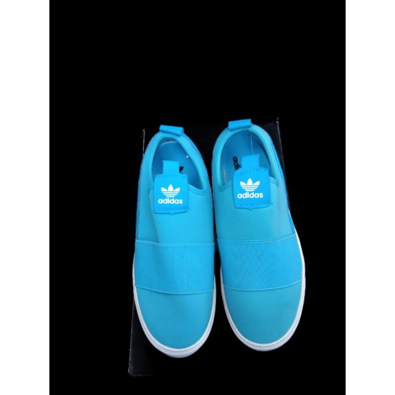 Adidas Slipon / sepatu adidas / sepatu slipon / adidas premium / adidas sale / sepatu wanita