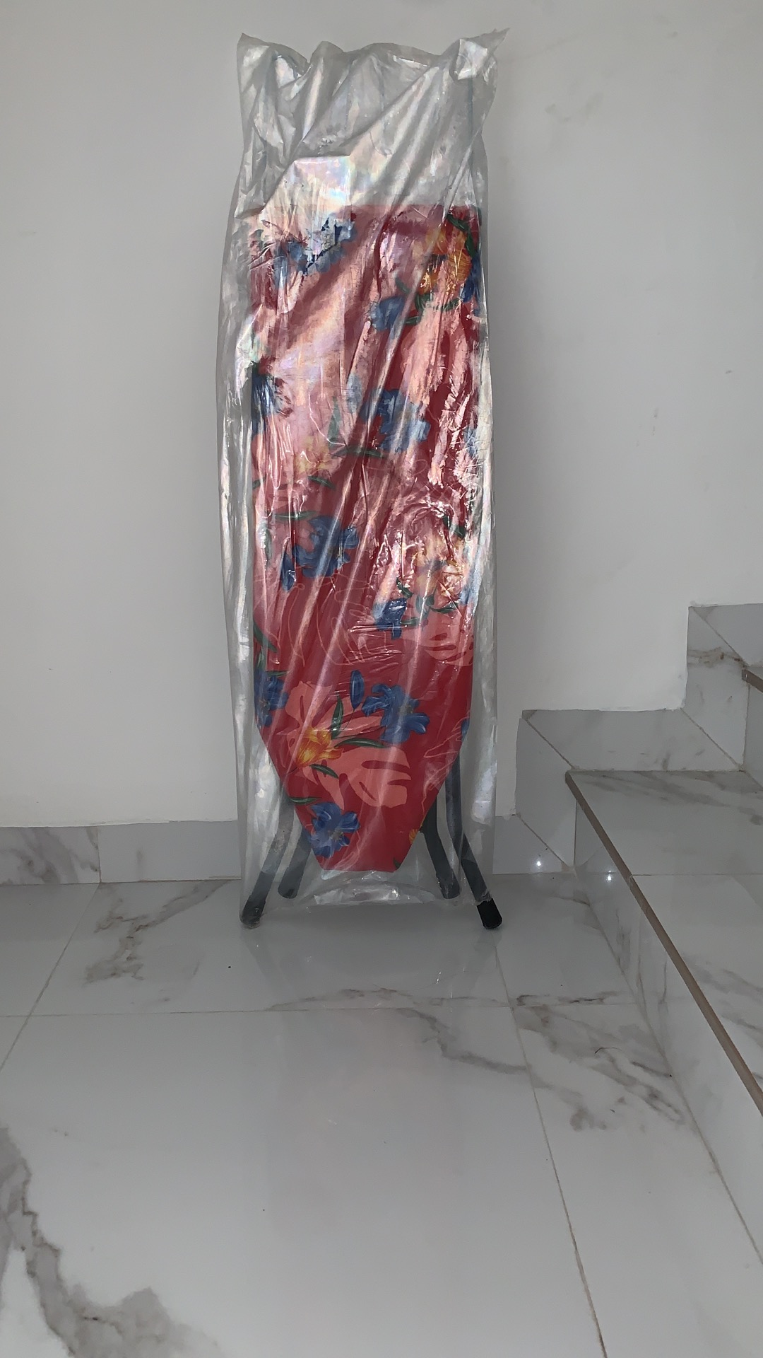 Meja Setrika Berdiri - Meja Gosok Lipat Kaki Besi  - Medan