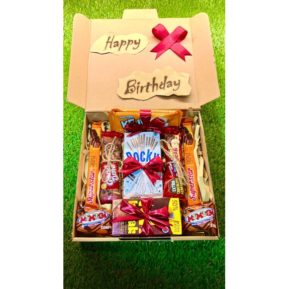 

SNACK GIFT BOX / HAMPERS / SNACK BOX / SNACK HAMPERS / HADIAH / KADO ULANG TAHUN LEBARAN WISUDA ANNIVERSARY BIRTHDAY MURAH + FREE GREETING CARD