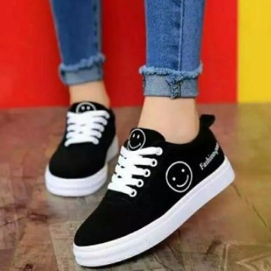 sepatu sneakers anak dan dewasa smile