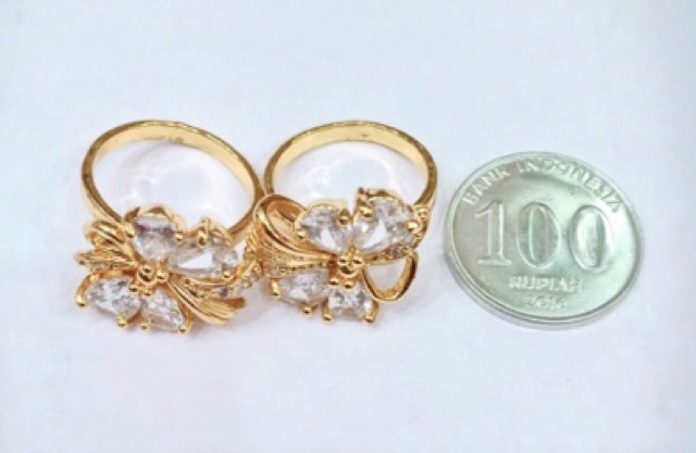 Cincin wanita // cincin permata // replika berlian // cincin istimewa