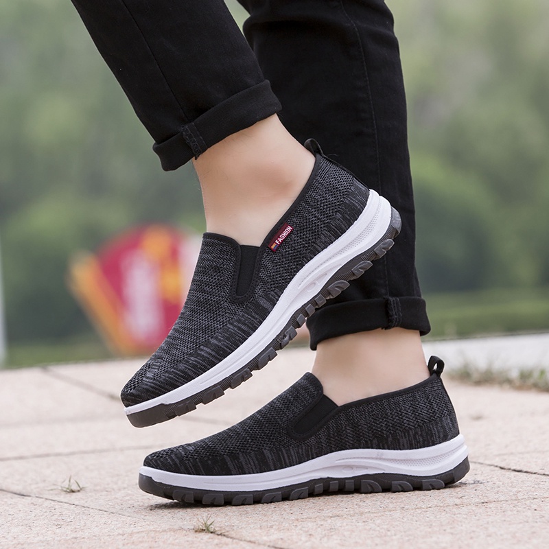 Highland Sepatu Sneakers Pria Fashion Sepatu Kerja Kuliah Sepatu Slip On MR135