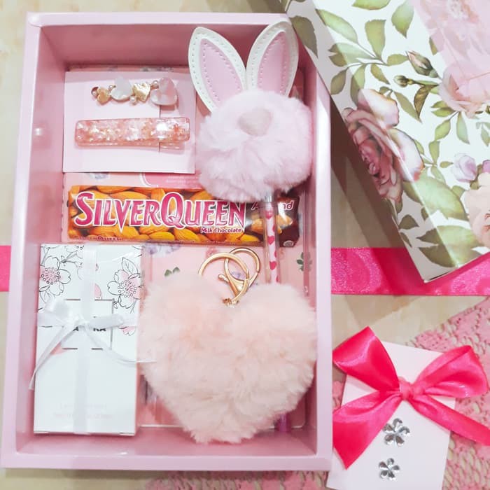 

Hari ini Pink Giftbox Hadiah Ulang Tahun Pacar Cewek / Kado Unik Untuk Wanita Berkualitas