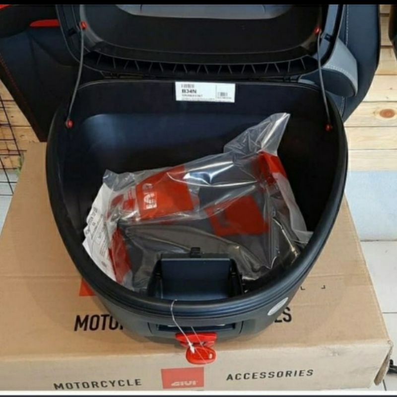 Box Motor/ Box Givi E34N Box Tengah Top Box