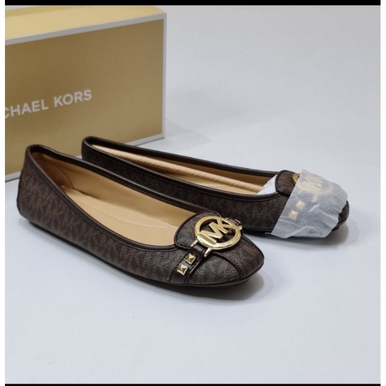 Preloved sepatu MK Fulton