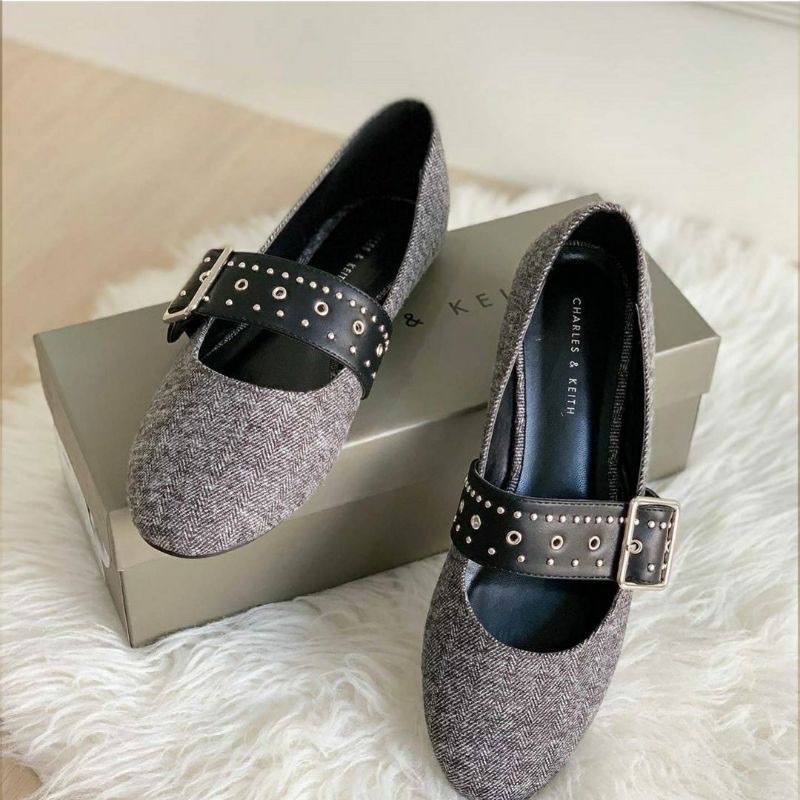 (PRELOVED) CK-336 / CNK-336 / C&K-336 / CK CNK C&K 375 STUDDED BELT FLAT SHOES