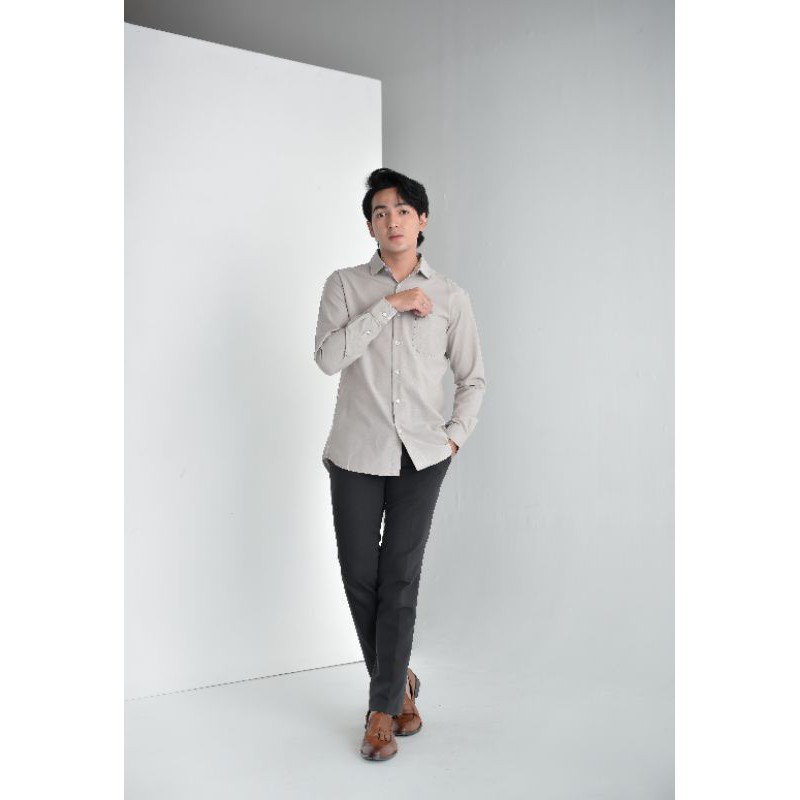 Kemeja Royal Oxford Cream Slimfit