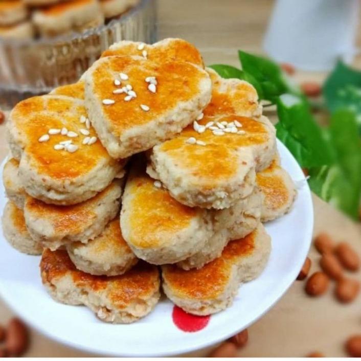 

New - Kue Kacang Toping Wijen / Kue Kering Kue Kacang Isi 250 gram Cemilan Keluarga ✓