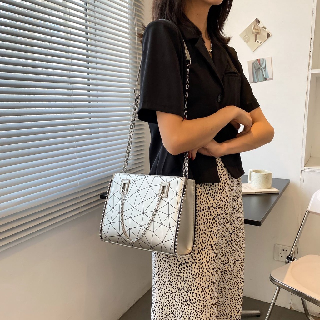 Tas Slempang Wanita Import Ori Branded BIG Selempang Tali Rantai Cantik Ukuran Besar Asli JT01747