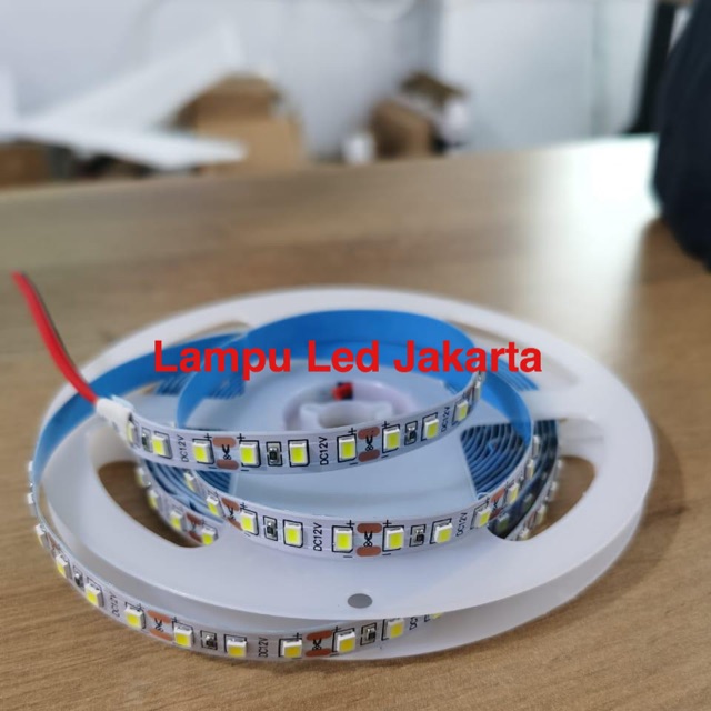 Lampu LED strip 120mata (chip 2835) indoor 12v. led strip 120mata dc 12v 5meter. led strip 5m 12v