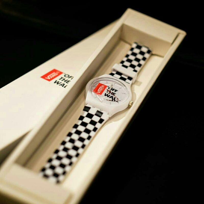 vans off the wall watch