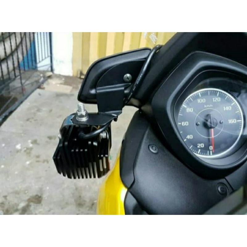 Breket dudukan lampu tembak khusus Xmax 250