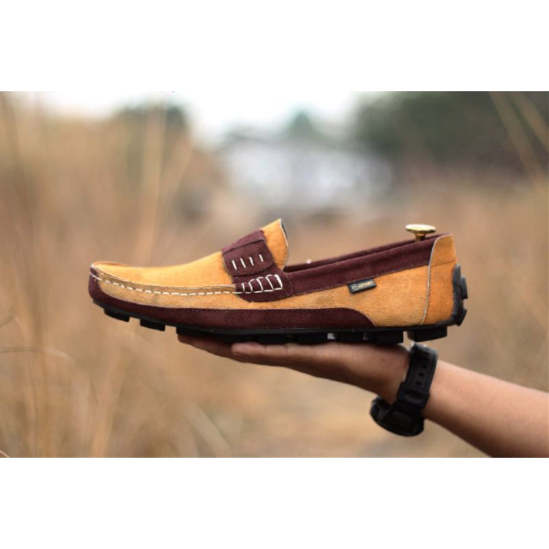 SEPATU CEVANY AHARON KULIT SUEDE