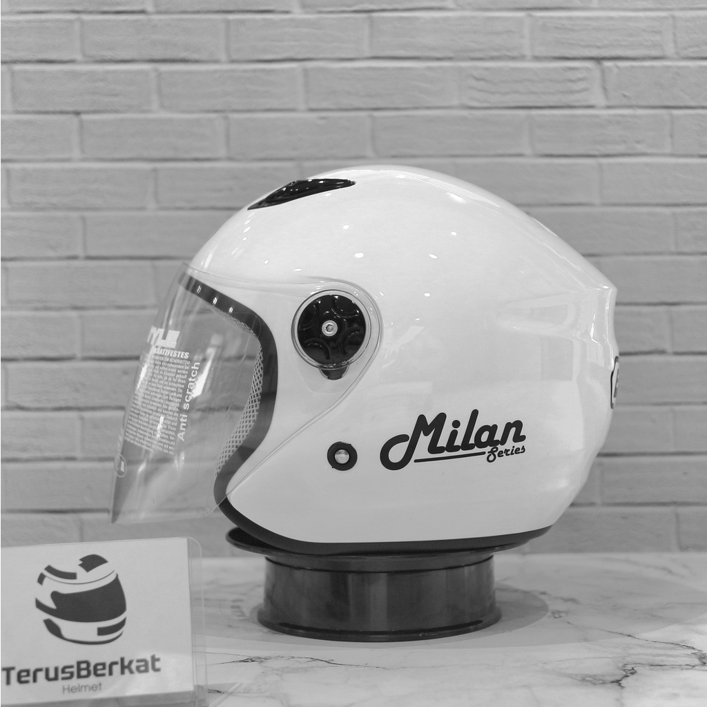 Helm BMC Milan Solid White Half Face