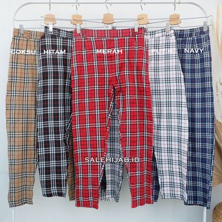 TARTAN BOXY PANTS celana motif kotak saku bahan katun TARTAN BOXY PANTS celana motif kotak saku bahan katun