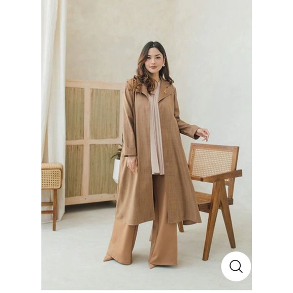 WEARING KLAMBY BY ALANA OUTER CAMEL SIZE L