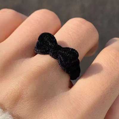 Cincin Jari Bentuk Ikatan Simpul Bahan Plush Warna Merah Biru Untuk Wanita