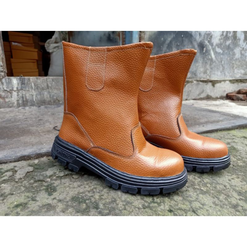 SEPATU SAFETY PRIA TERBARU