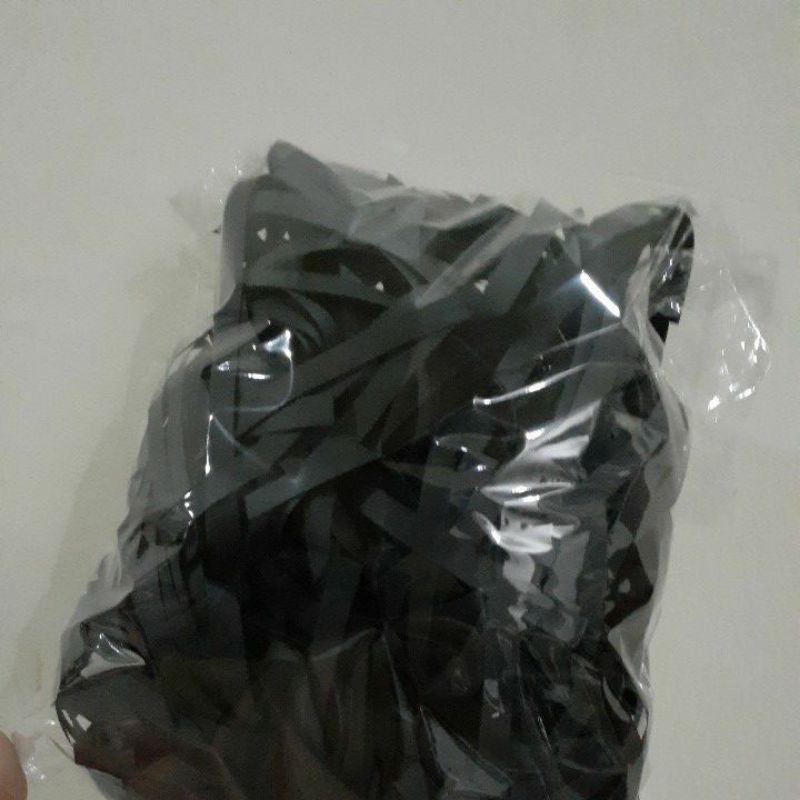 

shredded paper hitam/kertas hitam/kertas kawul hitam/black paper/kertas hitam