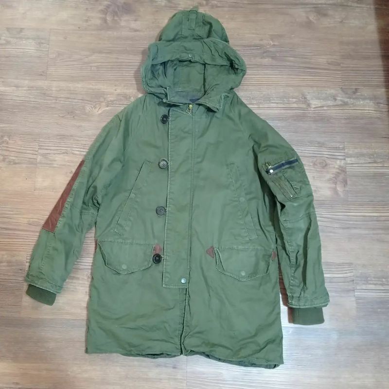 UNI3EX KAI-AAKMANN GREEN FISHTAIL PARKA WITH LEATHER ELBOW PATCHES