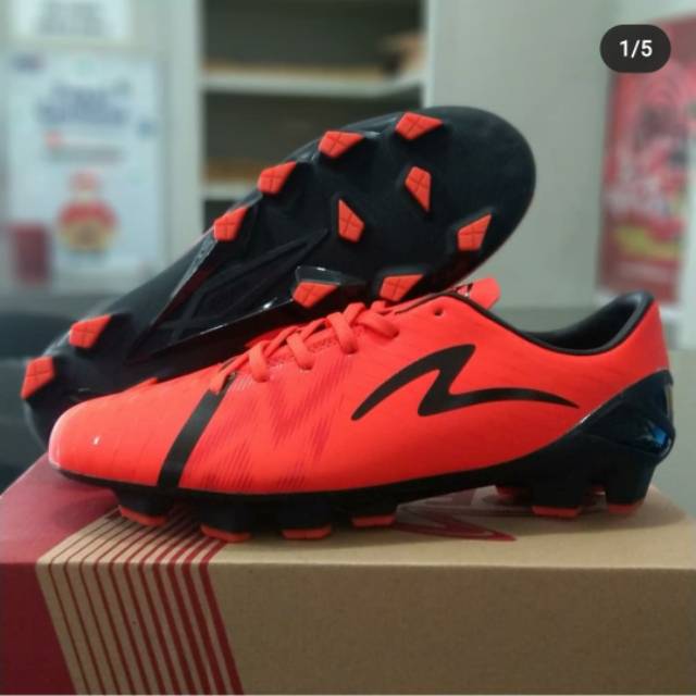 Sepatu bola SPECS ACCELERATOR SLAZ PRO FG bright red/black