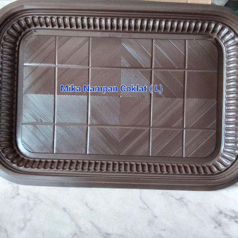 MIKA NAMPAN COKLAT/MIKA NAMPAN KUE UKURAN L  + TUTUP MIKA/PCS