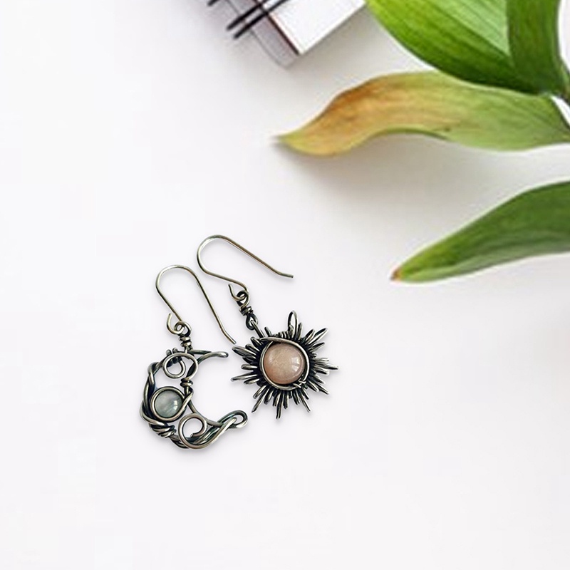 Anting Kait Silver Bentuk Matahari Dan Bulan Gaya Vintage Untuk Wanita